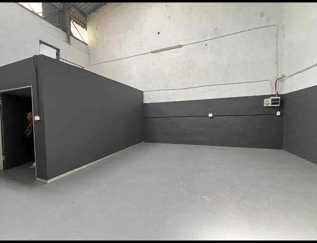 176M² WAREHOUSE TO LET IN SEBENZA